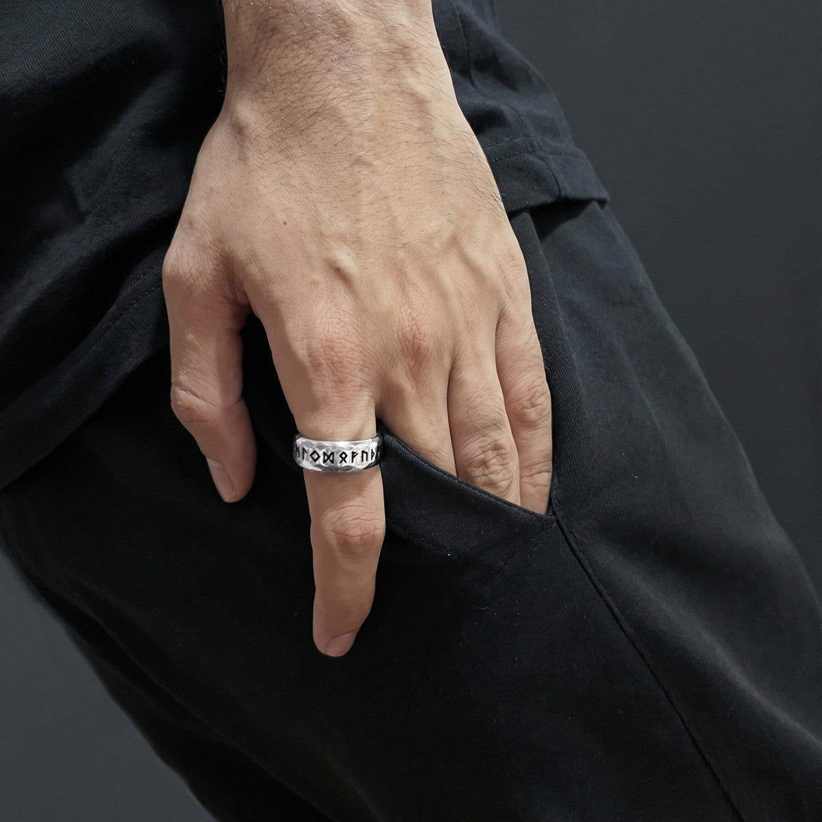 V2 Viking Ring